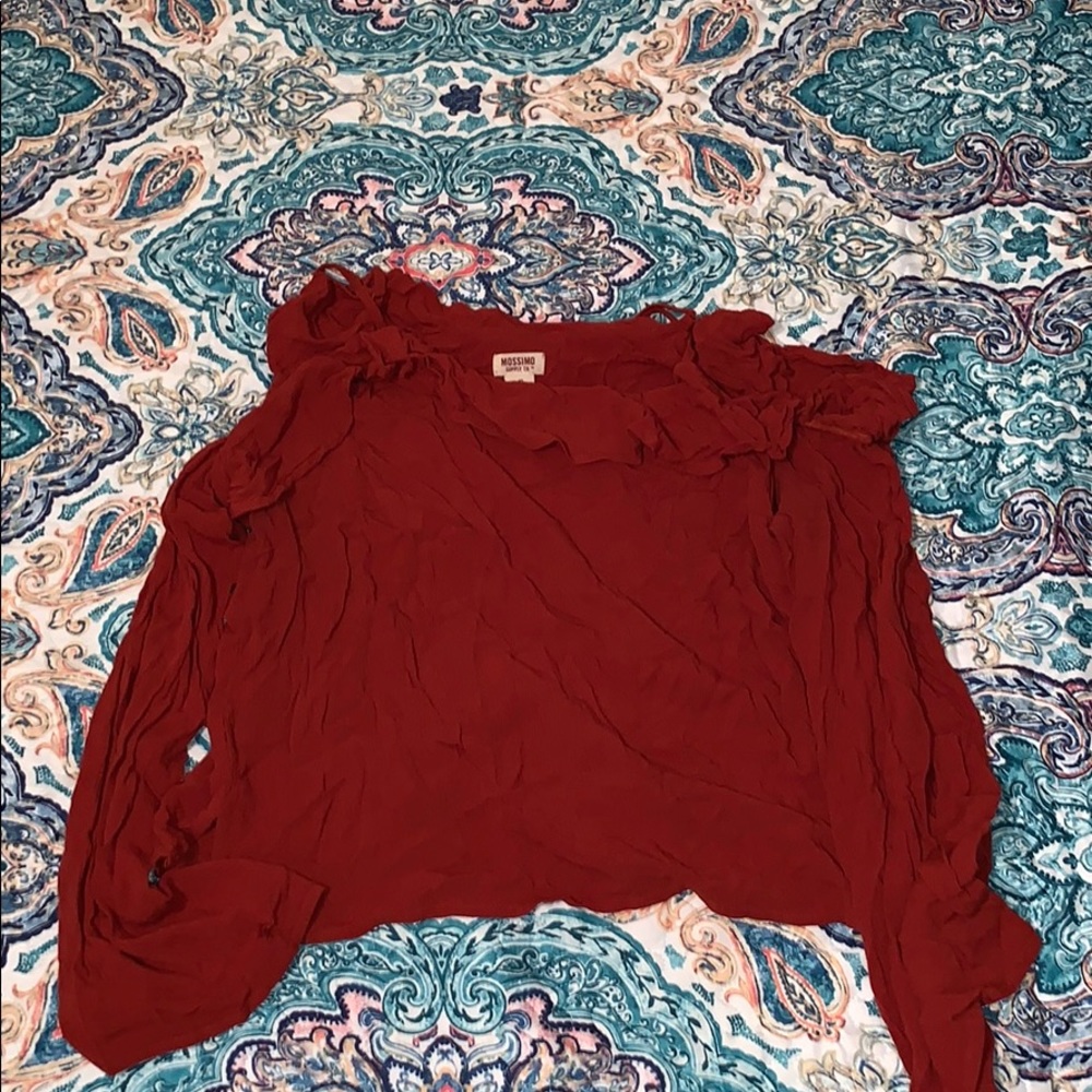 Off-the-shoulder shirt